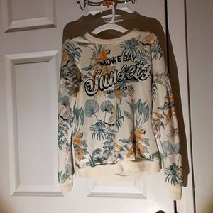 Flower and bird design pale white sweater